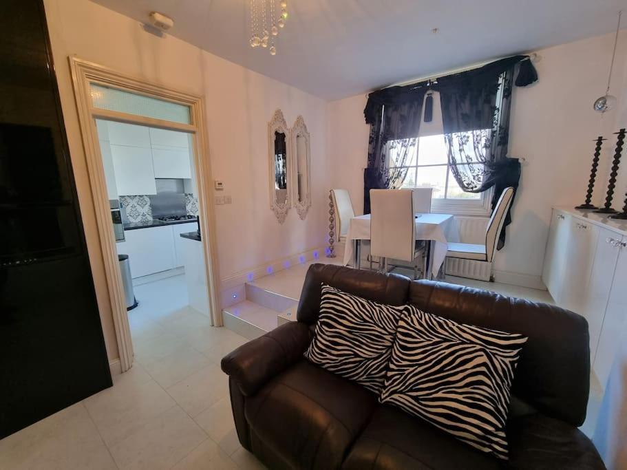 Beautiful Apartment In The Heart Of Rochester 로체스터 외부 사진